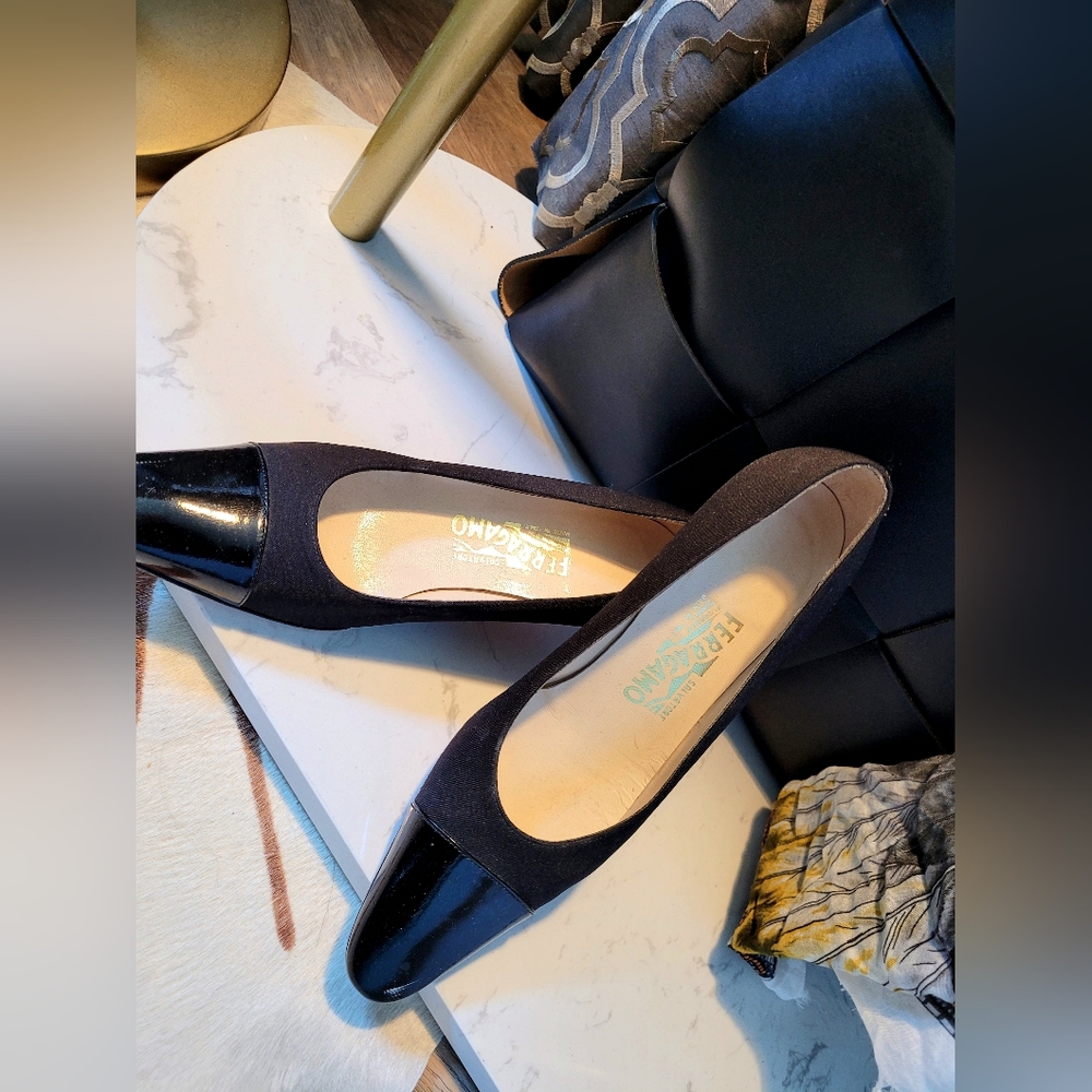 Women's ferragamo pumps